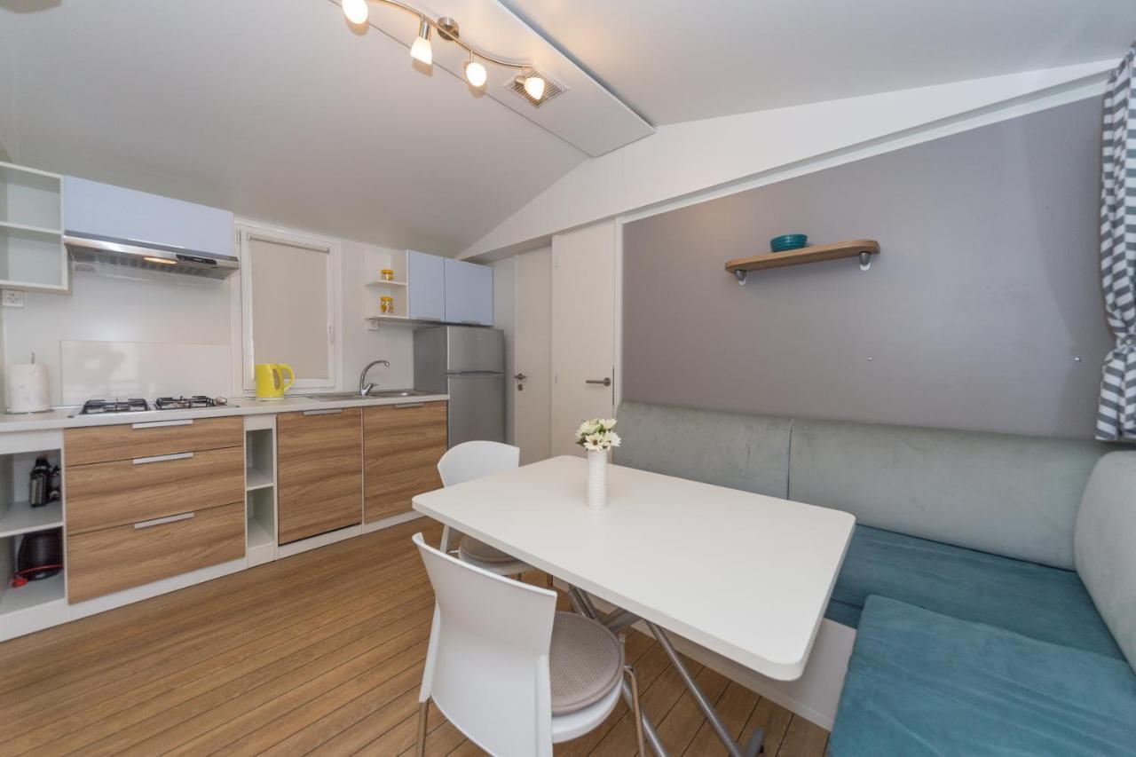 Mobile Homes Crystal Biograd Na Moru Zewnętrze zdjęcie