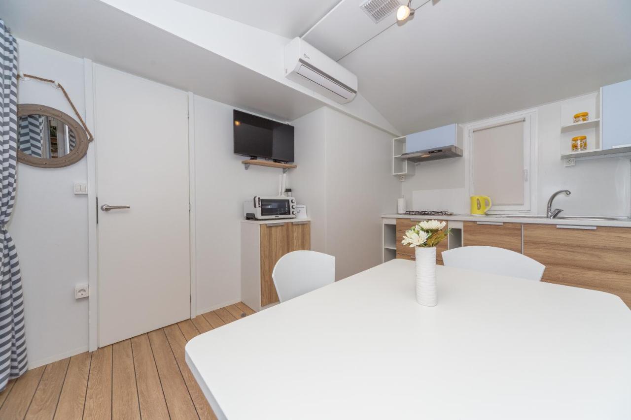 Mobile Homes Crystal Biograd Na Moru Zewnętrze zdjęcie