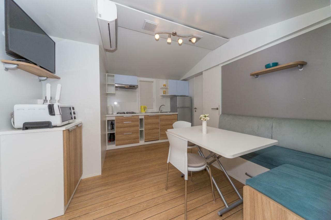 Mobile Homes Crystal Biograd Na Moru Zewnętrze zdjęcie