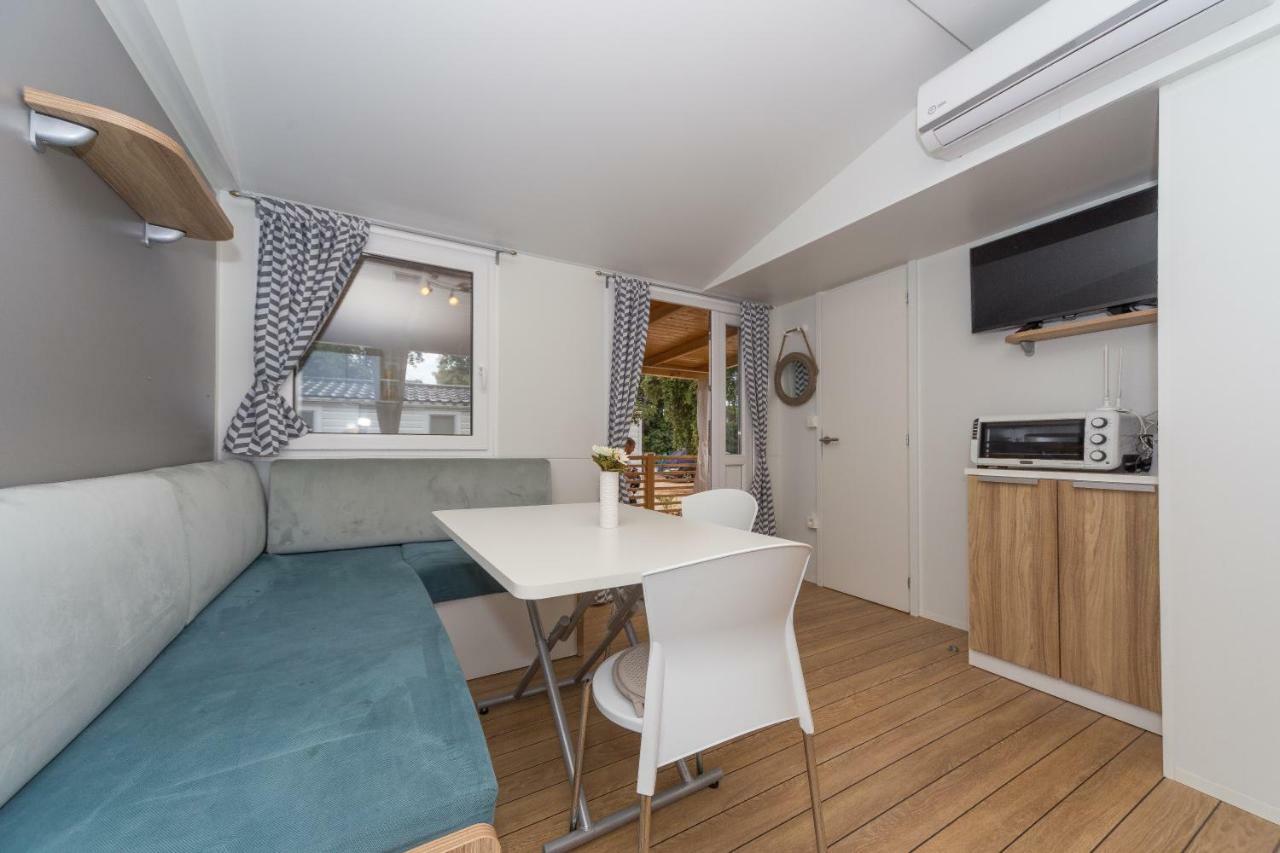 Mobile Homes Crystal Biograd Na Moru Zewnętrze zdjęcie